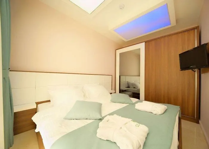 Evra Hotel Отель