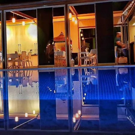 Evra Hotel 3*