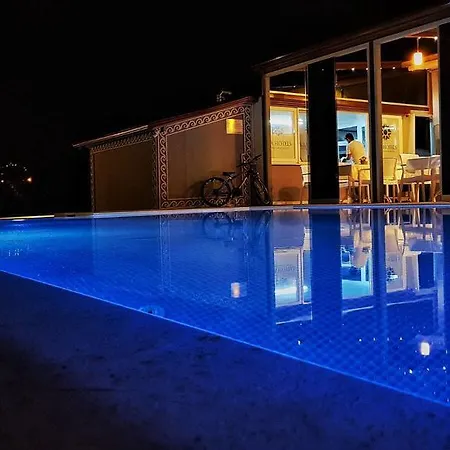 Evra Hotel 3*